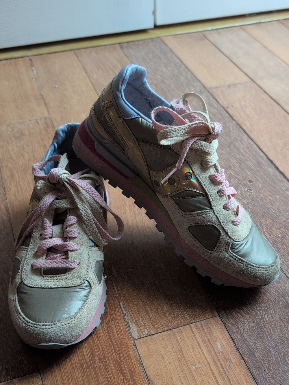 Saucony Women's Multicolor Shadow Beige & Pink Casual Sneakers. Size 8.5 Women